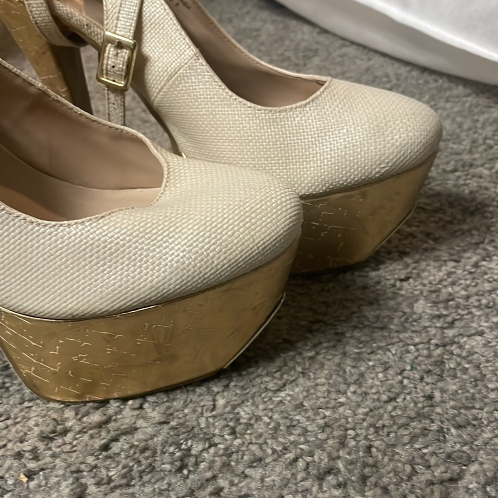 Women’s heels. - Picture 4 of 4